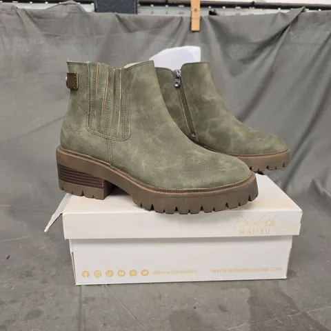 BOXED PAIR OF BLOWFISH MALIBU CHUNKY ANKLE BOOTS IN GREEN SIZE UK 6