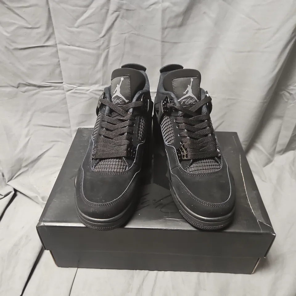 BOXED AIR JORDAN 4 RETRO BLACK/GRAPHITE – MENS UK 9 (US 10) SNEAKERS