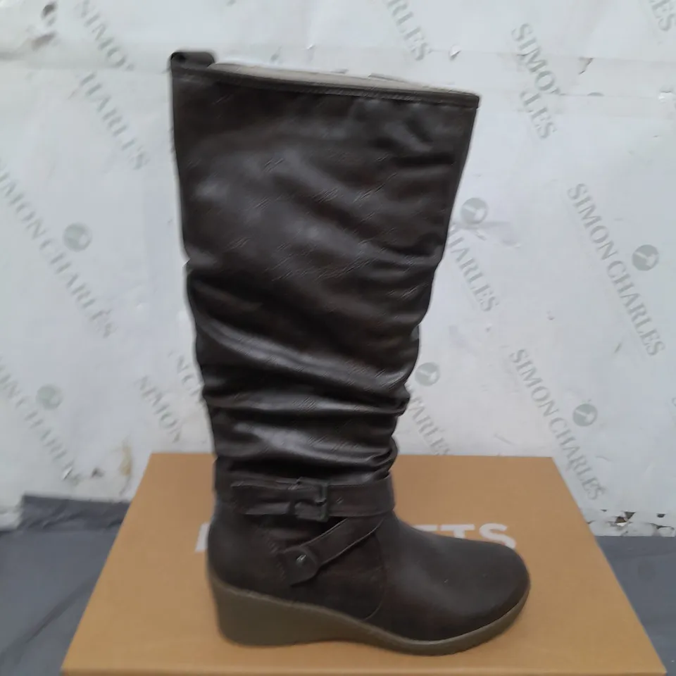 BOX OF APPROXIMATELY 8 BARRATTS STRAP AND ROUCHE WEDGE HIGH BOOTS SIZE 3