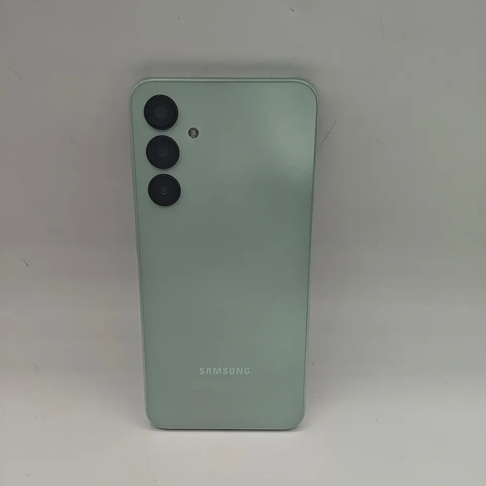 BOXED SAMSUNG GALAXY A16 4/128GB IN LIGHT GREEN - SM-A165F