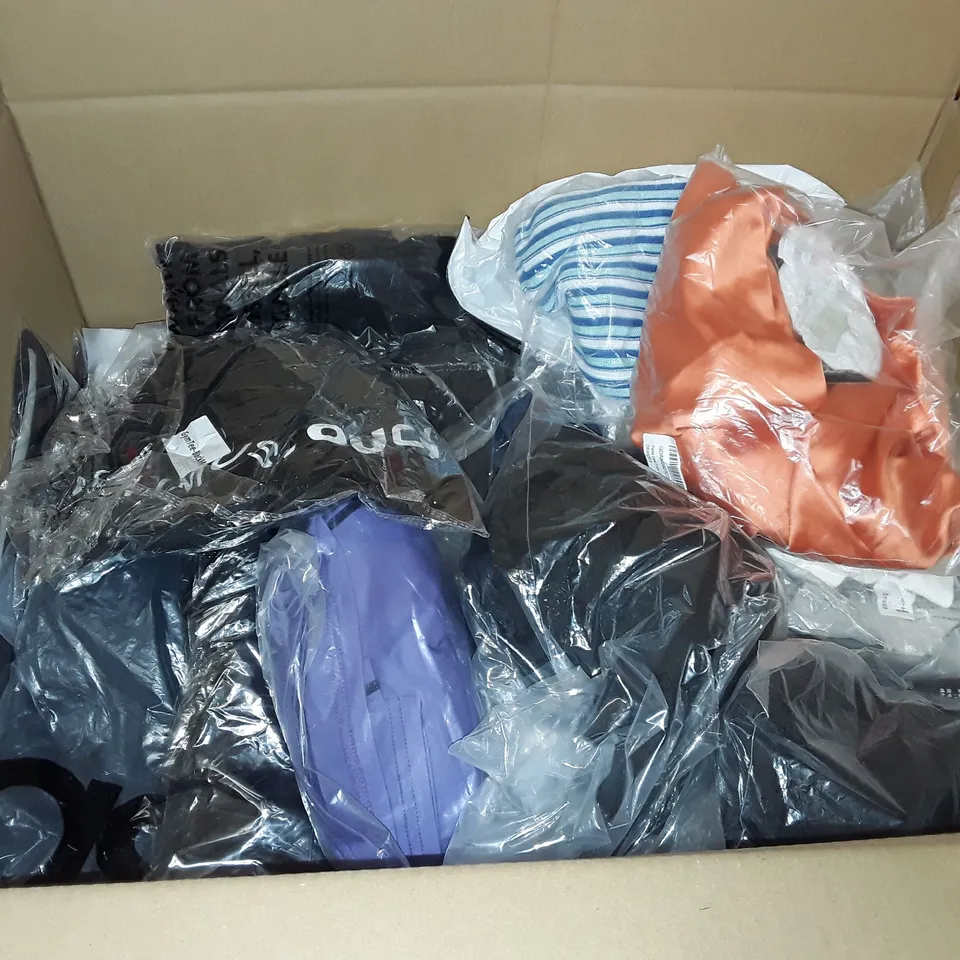 LARGE QUANTITY OF ASSORTED BAGGED CLOTHING ITEMS TO INCLUDE PRETTYLITTLETHING, BOOHOO AND FEGARI