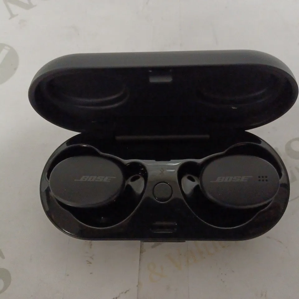 BOSE QUIETCOMFORT IN-EAR HEADPHONES, BLACK