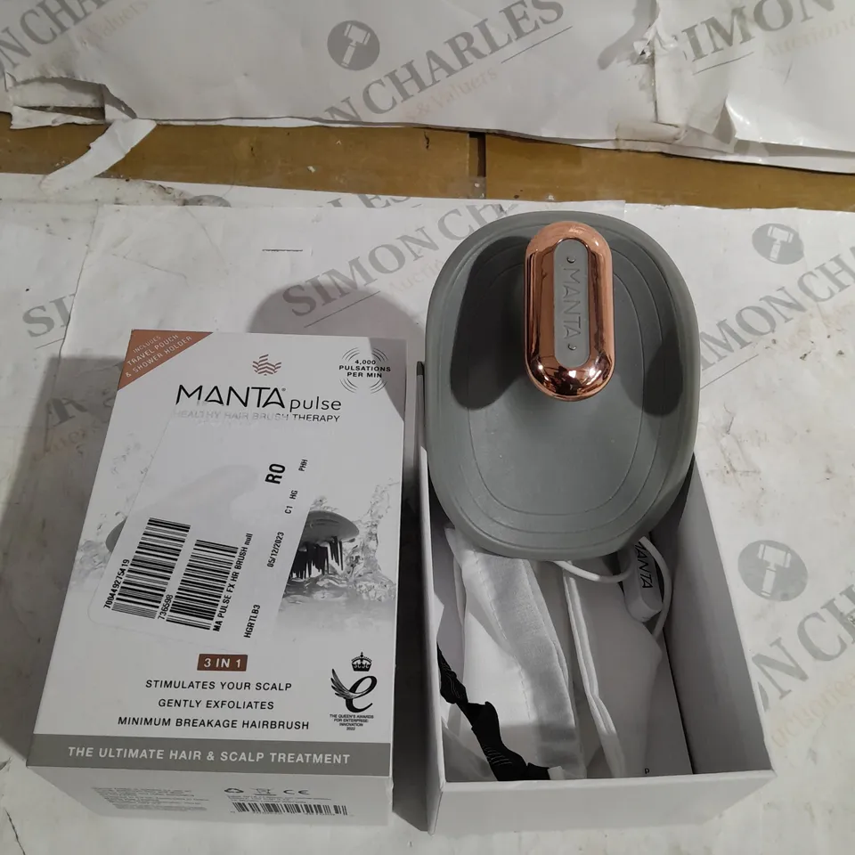 BOXED MANTA PULSE FLEXIBLE HAIRBRUSH