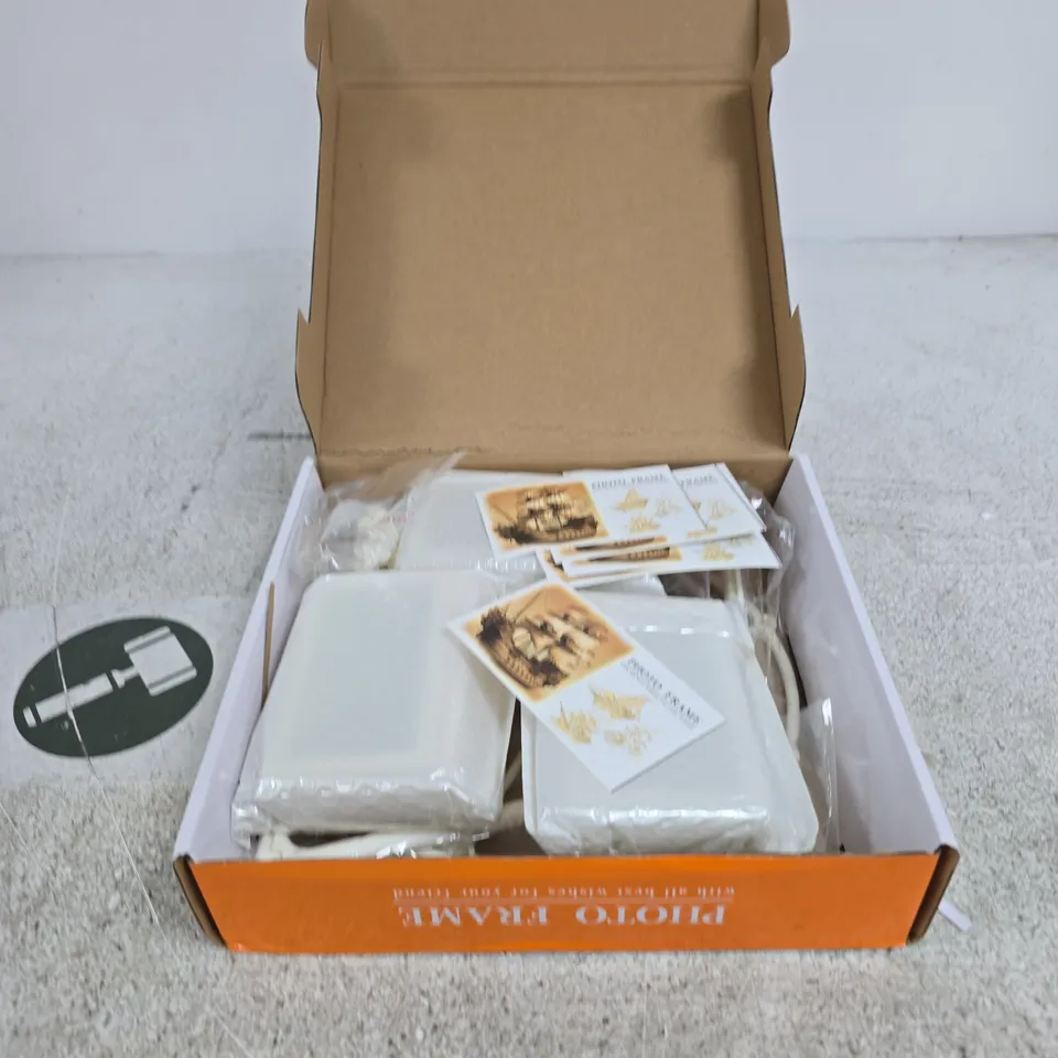 DIY FERRIS WHEEL PHOTO FRAME 