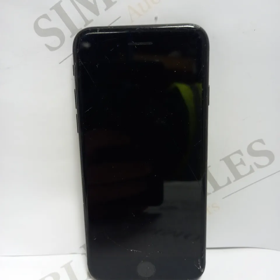 APPLE IPHONE 7 (A1778) SMARTPHONE