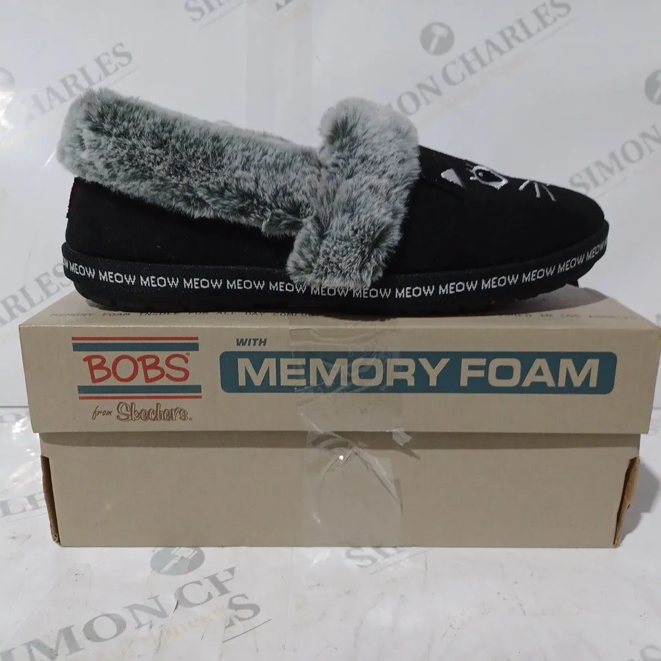BOXED SKECHERS TOO COZY SLIPPERS IN BLACK SIZE 5