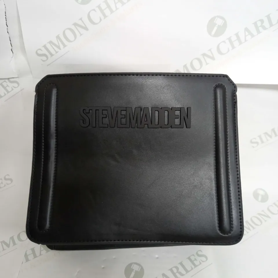 STEVENMADDEN BLACK CLUTCH HAND BAG 