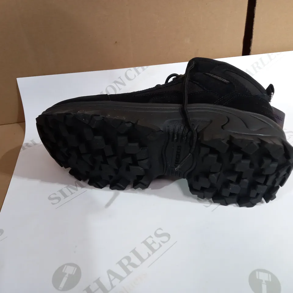 BOXED PAIR OF SKECHERS STREET MEMORY FOAM TRAINERS (BLACK), SIZE 5 UK
