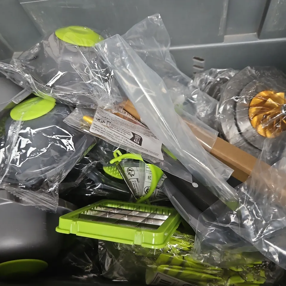 APPROXIMATELY 10 ASSORTED ITEMS TO INCLUDE GODHAND PLIERS, METAL SKEWERS, VEGETABLE CHOPPER ACCESSORIES, ETC