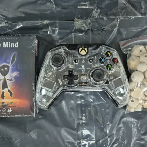 APPROXIMATELY 10 ASSORTED TOYS AND GAMES TO INCLUDE THE MIND CARD GAME, AFTERGLOW CONTROLLER FOR XBOX, ETC