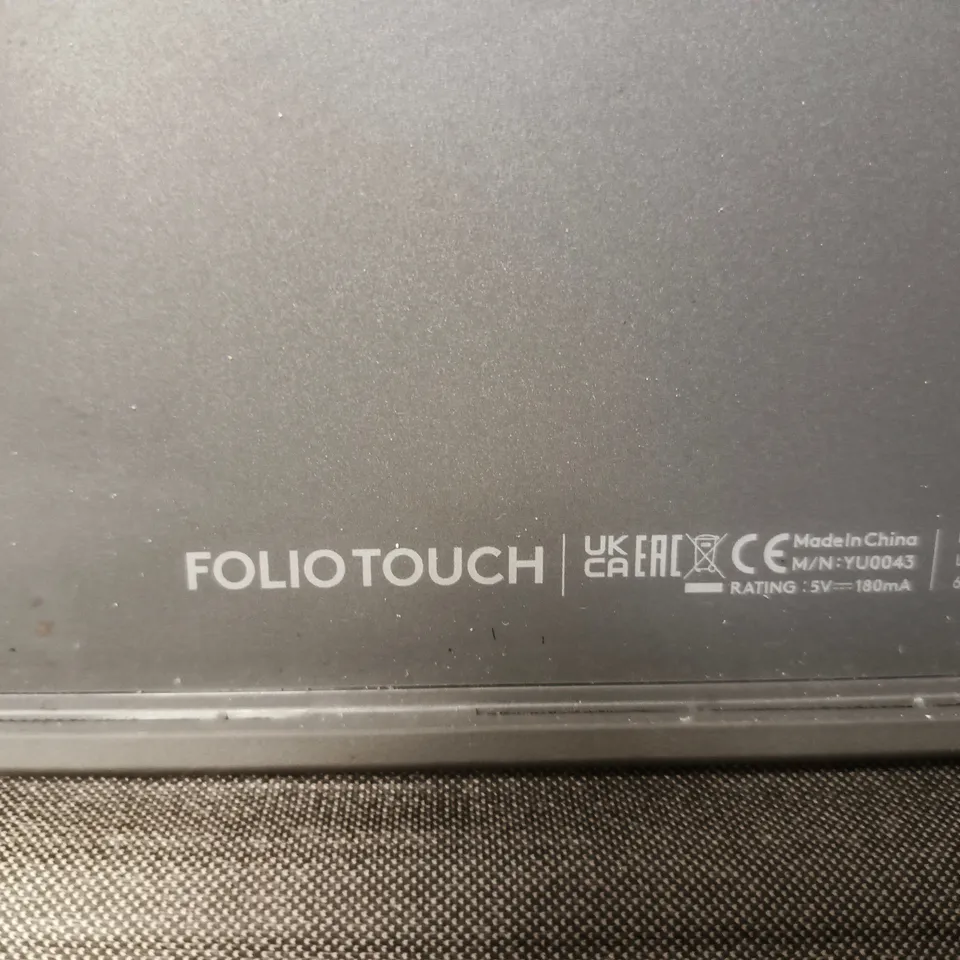  LOGITECH FOLIO TOUCH KEYBOARD CASE (COMPATIBLE FOR IPAD AIR 11-INCH (M2 & M3), IPAD AIR (4TH & 5TH GEN)) (YU0043)