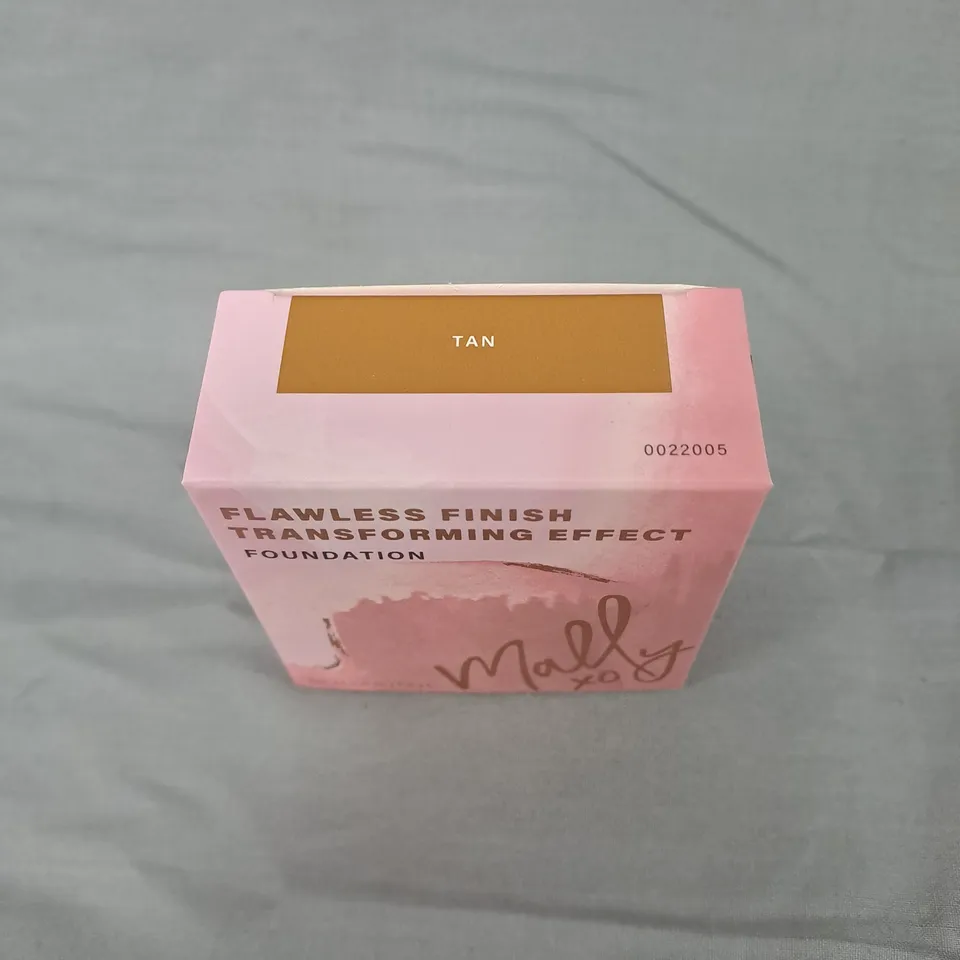 MALLY FLAWLESS FINISH TRANSFORMING EFFECT FOUNDATION – TAN (COMPACT WITH MIRROR)