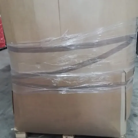 PALLET CONTAINING A LARGE QUANTITY OF HOSES 