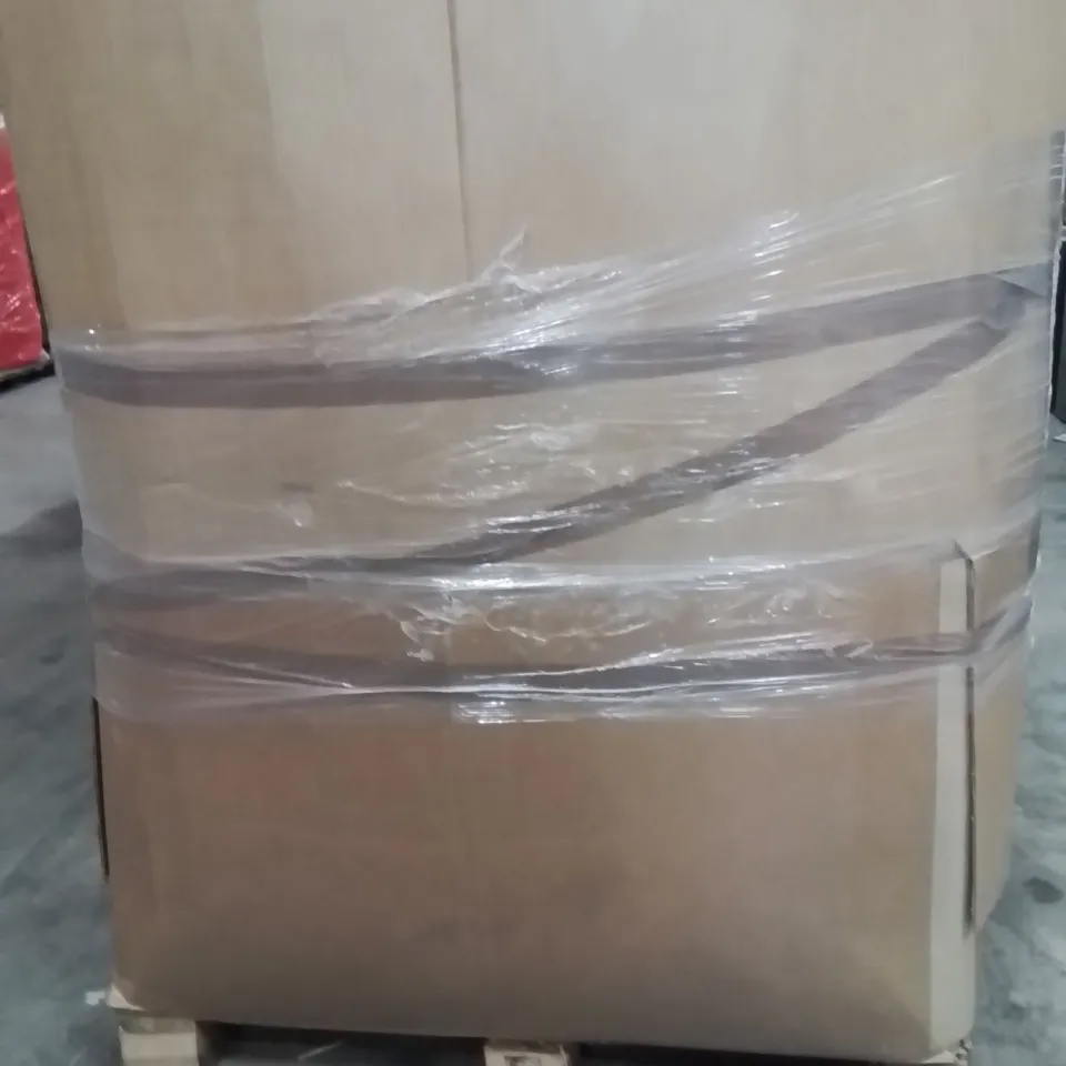 PALLET CONTAINING A LARGE QUANTITY OF HOSES