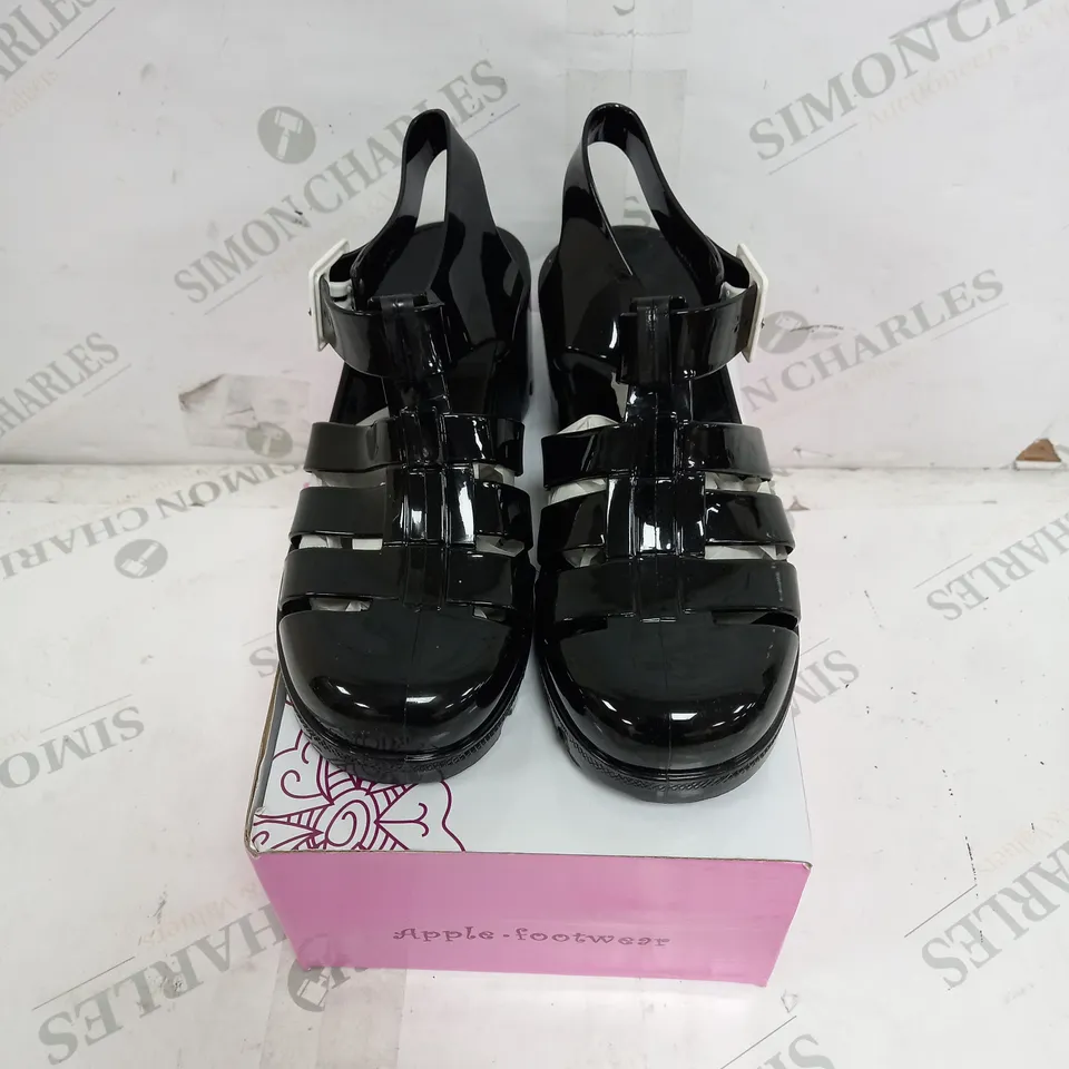 APPROXIMATELY 11 BOXED PAIRS OF APPLE FOOTWEAR BLOCK HEEL SANDALS IN BLACK VARIOUS SIZES TO INCLUDE SIZES 37, 38, 39