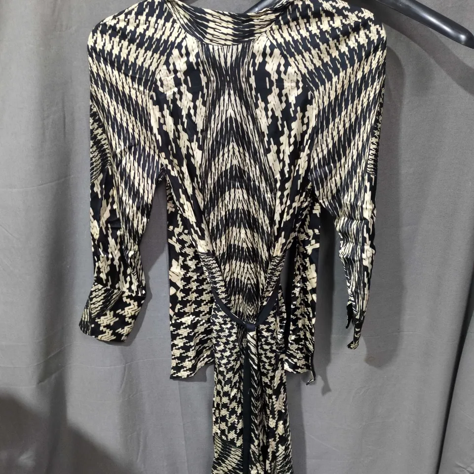 REISS WOMEN'S DRESS – BLACK & IVORY ABSTRACT PRINT, LONG SLEEVES, TIE-WAIST (UK 8)