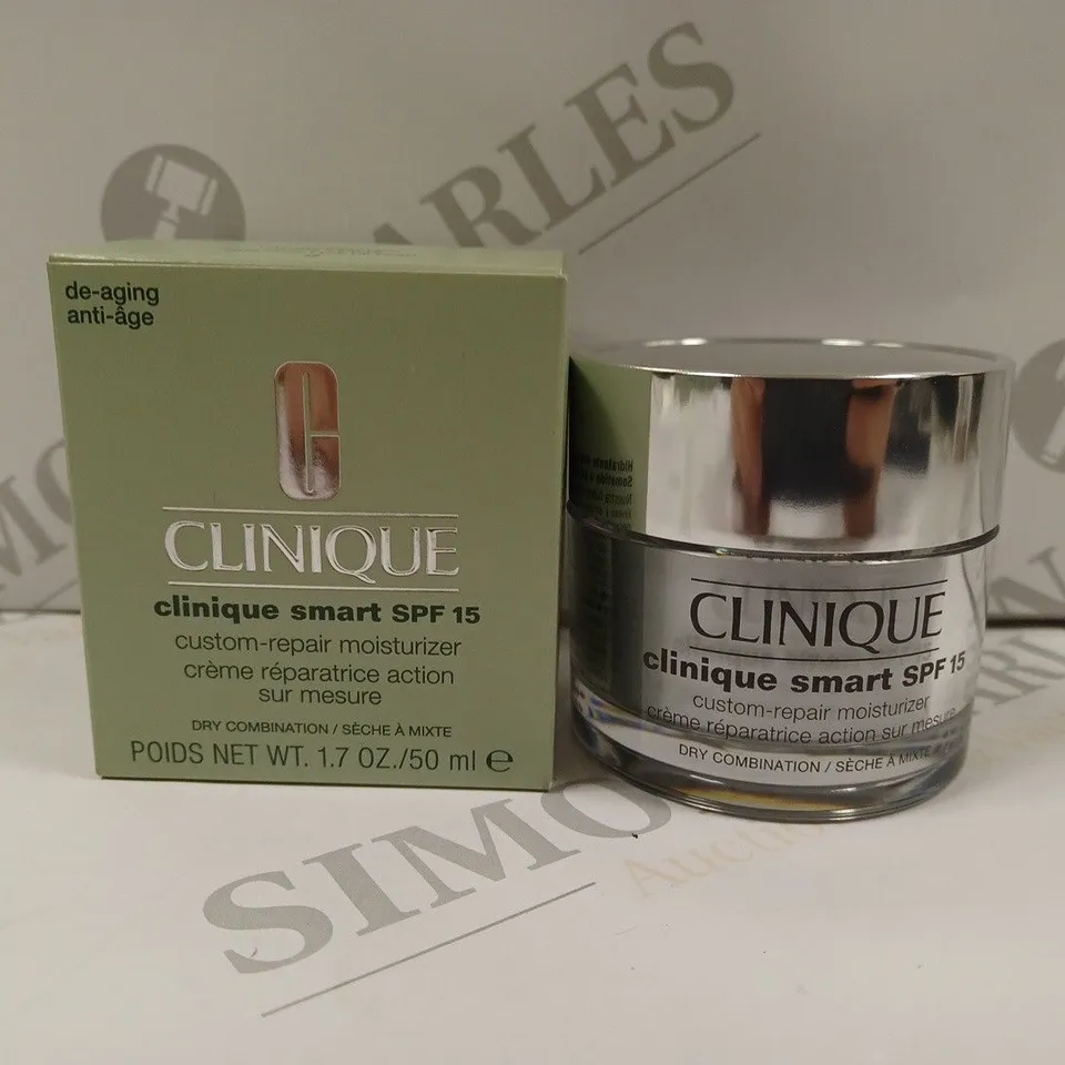 BOXED CLINIQUE SMART CUSTOM-REPAIR MOISTURIZER SPF15 50ML – DRY COMBINATION