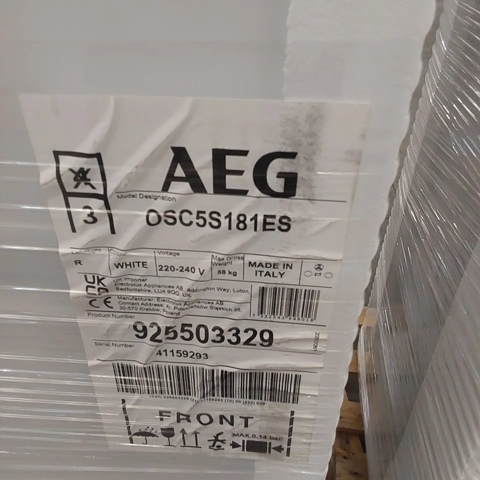 AEG OSC5S181ES LOW FROST INTEGRATED FRIDGE FREEZER, SLIDING HINGE, 70/30 RRP £500