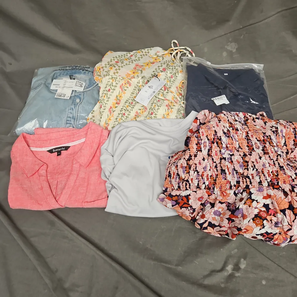 BOX OF APPROXIMATELY 20 ASSORTED CLOTHING ITEMS TO INCLUDE DRESS, JUMPSUIT, TOPS, ETC