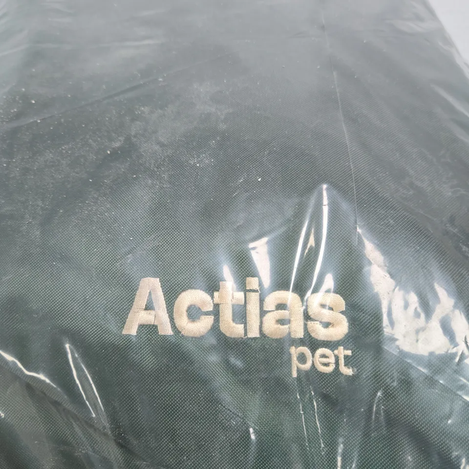 ACTIAS PET LARGE SOFT PET BED – BAGGED