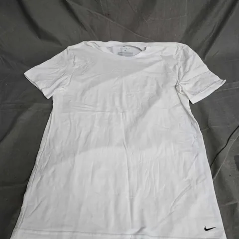 NIKE DRIFIT TEE IN WHITE SIZE M