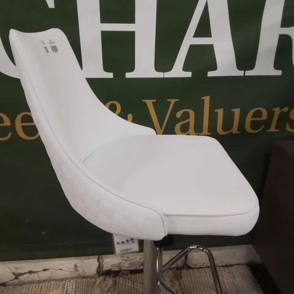 QUALITY ITALIAN MADE BONTEMPI WHITE LEATHER SWIVEL BAR STOOL WITH QUILTED BACK  RRP £740