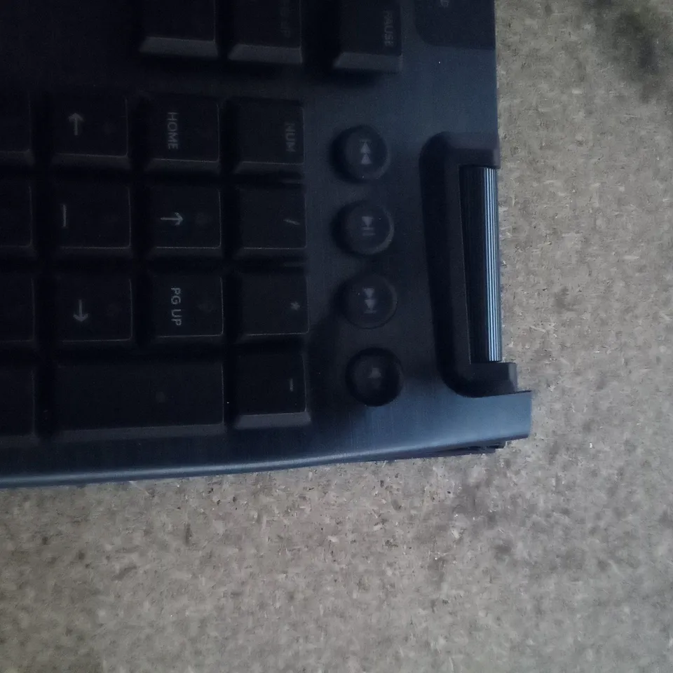 BOXED LOGITECH G915 RGB WIRELESS GAMING KEYBOARD 