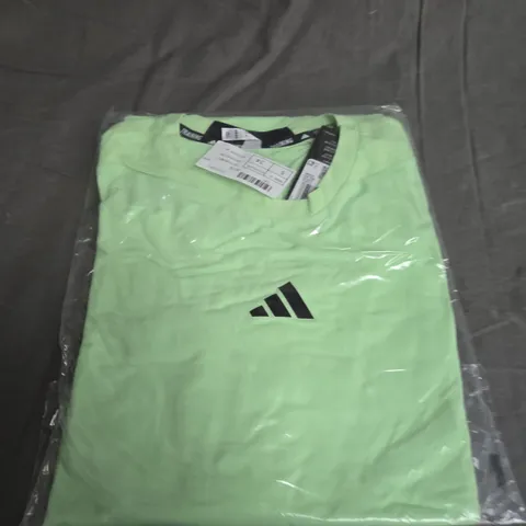 BAGGED ADIDAS LOGO TEE SIZE SMALL