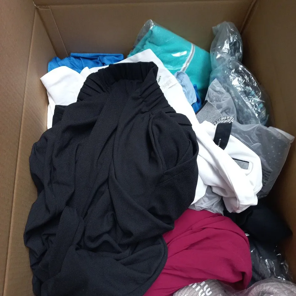 BOX OF APPROXIMATELY 30 ASSORTED CLOTHING ITEMS OF VARIOUS SIZES AND STYLES TO INCLUDE M&S UMBRELLA ETC