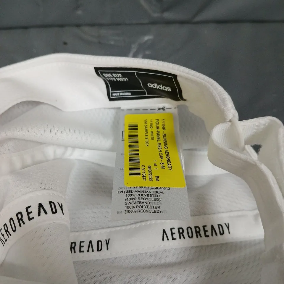 ADIDAS AEROREADY FOUR-PANEL MESH CAP IN WHITE - M-L