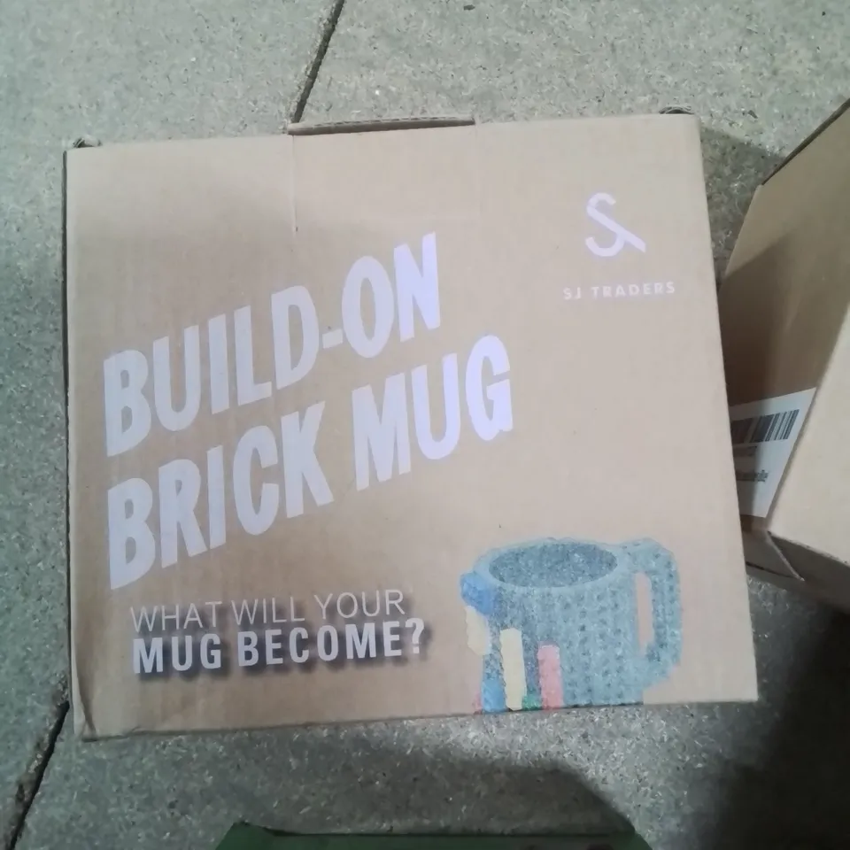 APPROXIMATELY 6 BRAND NEW BOXED ITEMS.