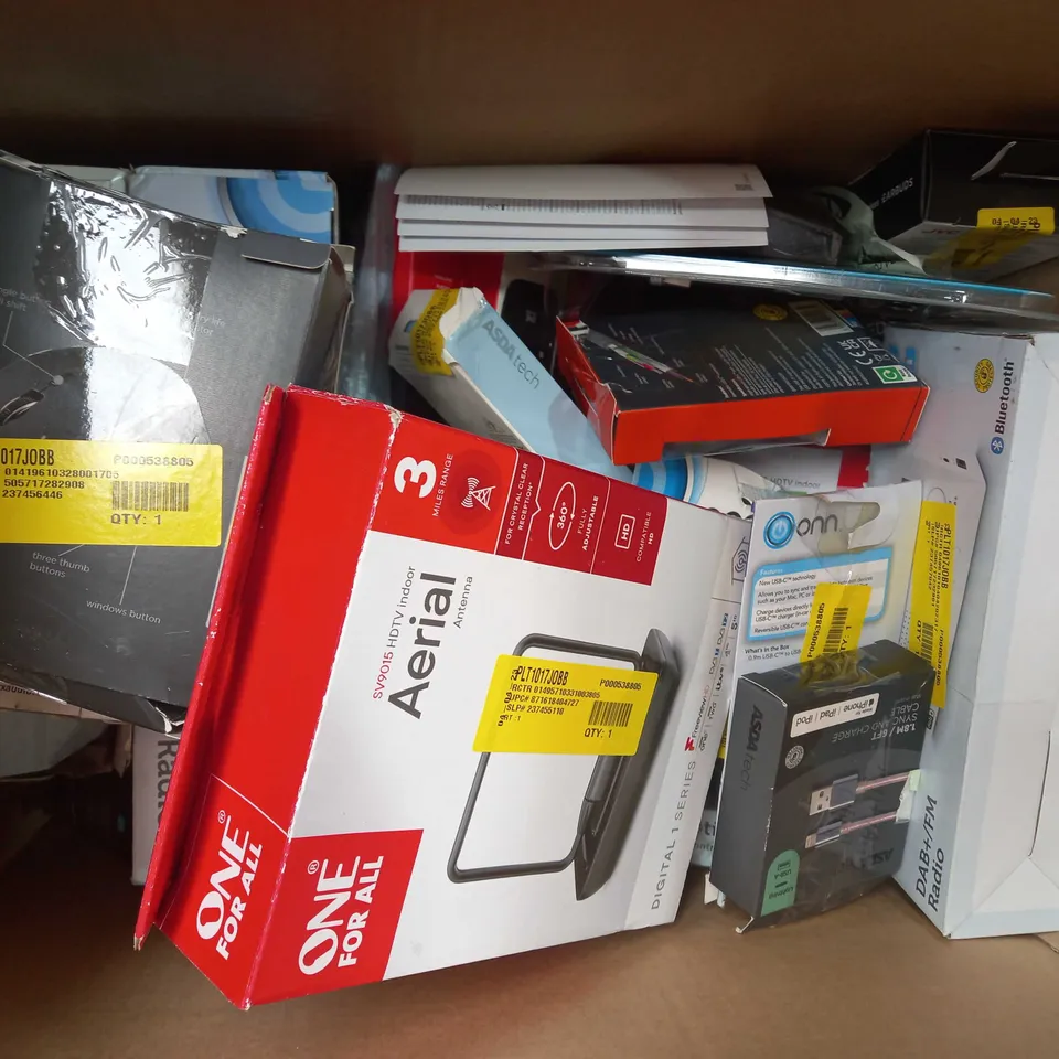 BOX OF APPROXIMATELY 20 ASSORTED ELECTRICAL ITEMS TO INCLUDE MIXX STREAMBUDS COLOURCHROMA 2 WIRELESS EARBUDS, ASDA TECH FM ALARM CLOCK, ASDA TECH SLIM POWER BANK, ETC