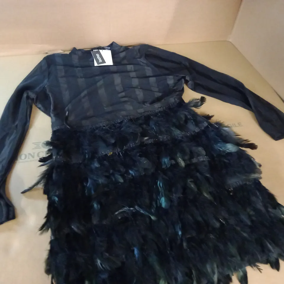 BOOHOO HIGH NECK FEATHER SKIRT MINI DRESS - 16