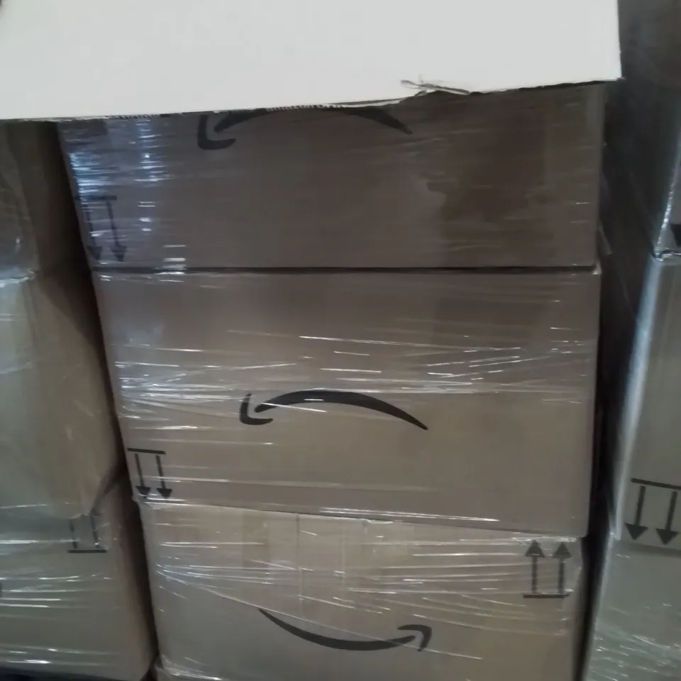 PALLET CONTAINING A LARGE QUANTITY OF TABLET CASES AND SCREEN PROTECTORS 
