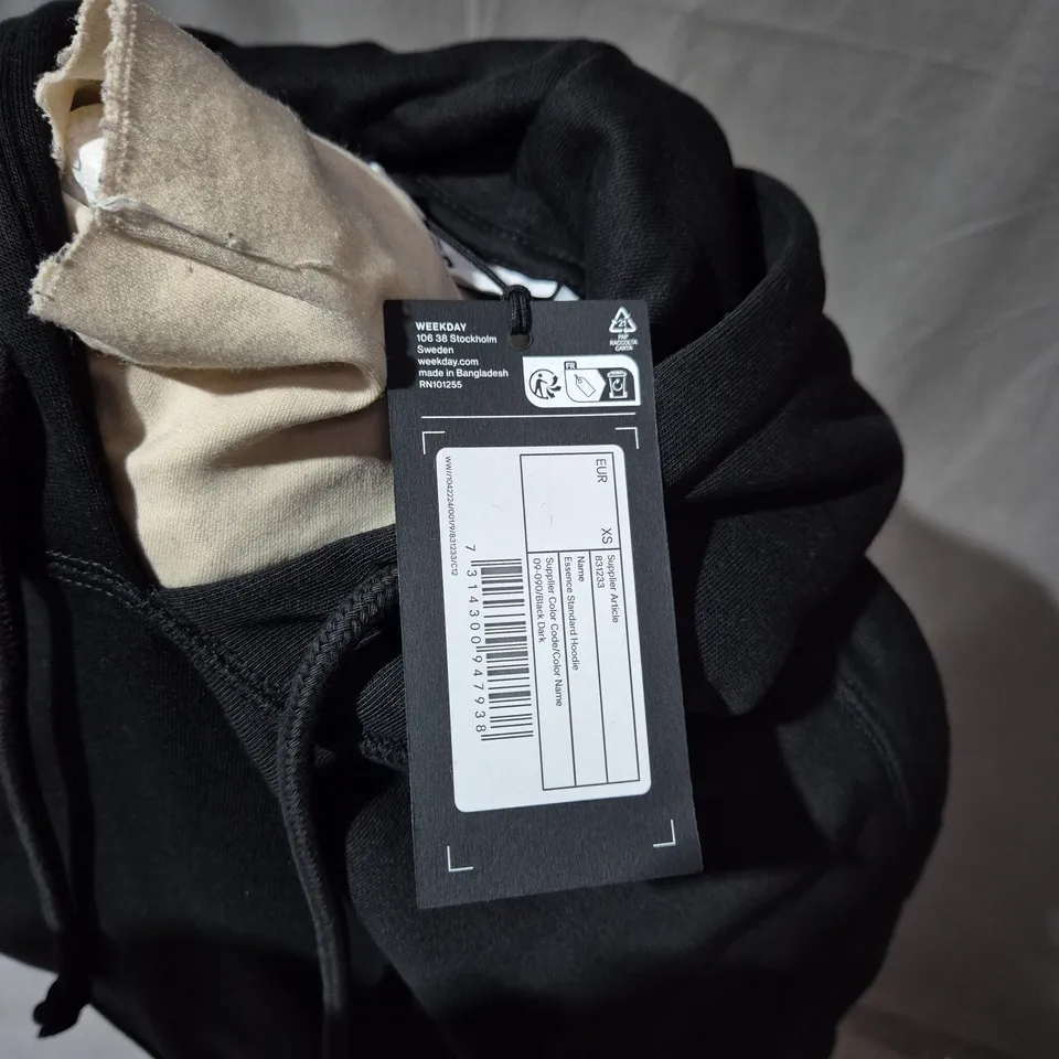 WEEKDAY BLACK HOODIE XS – KANGAROO POCKET, DRAWSTRING