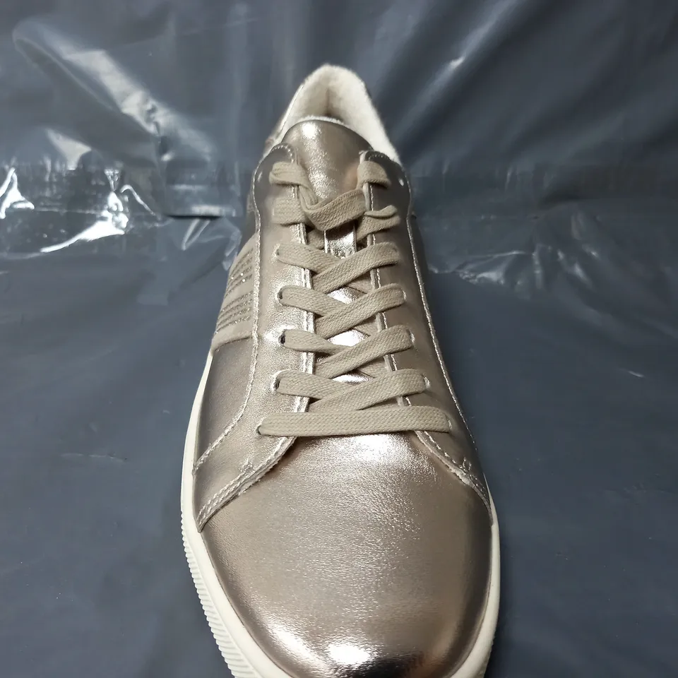 PAIR OF HOTTER LACE UP TRAINERS IN ROSE GOLD COLOUR - UK 6