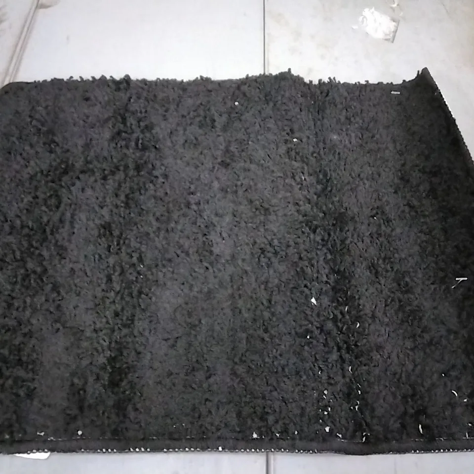 GILDER BATH MAT SIZE 40 X 55CM IN BLACK