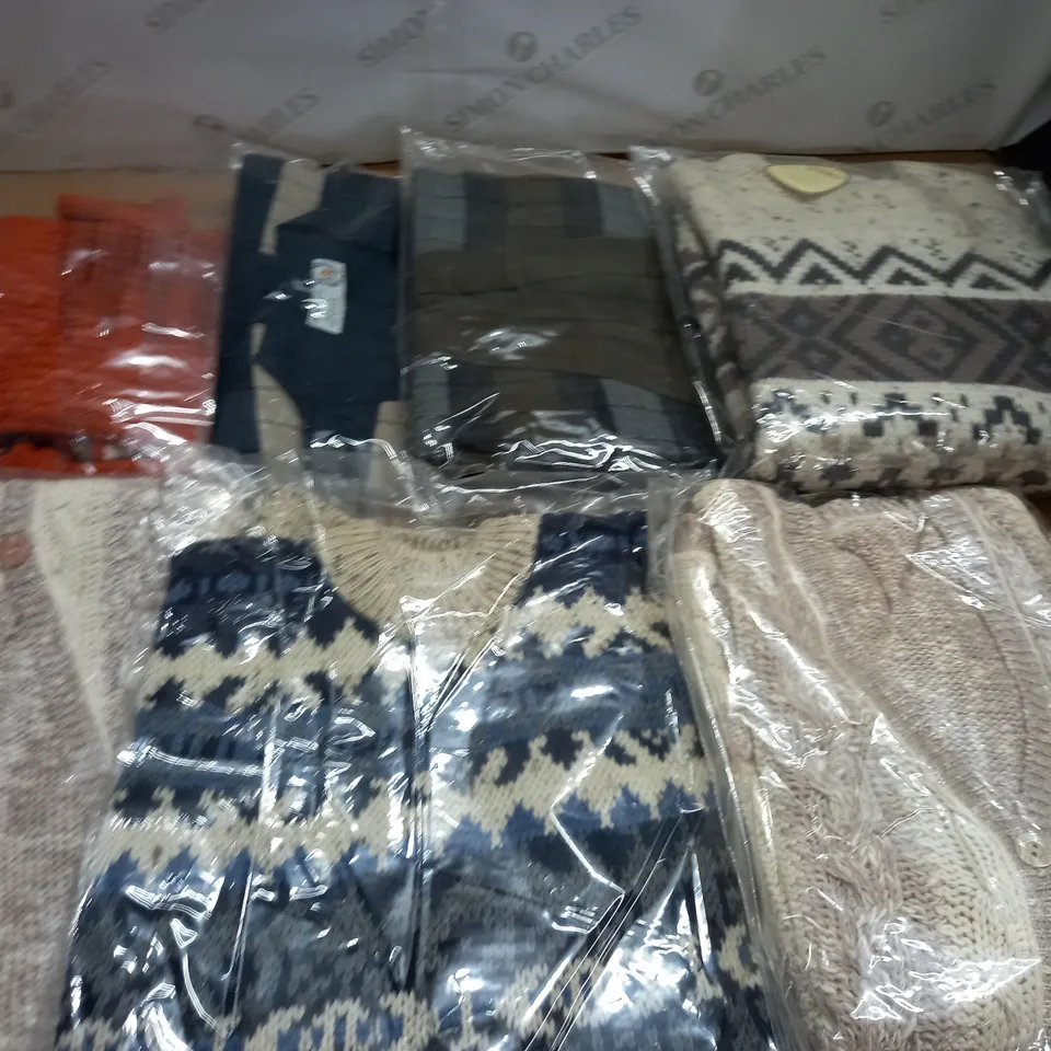 LOT OF 22 ASSORTED BAGGED AS NEW CLOTHING ITEMS IN VARIOUS SIZES