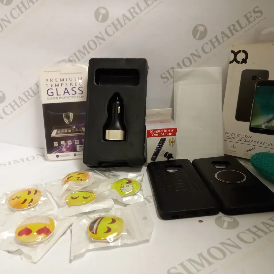 LOT OF APPROX 8 TO INCLUDE POP SOCKETS , SCREEN PROTECTOR FILM , ETC