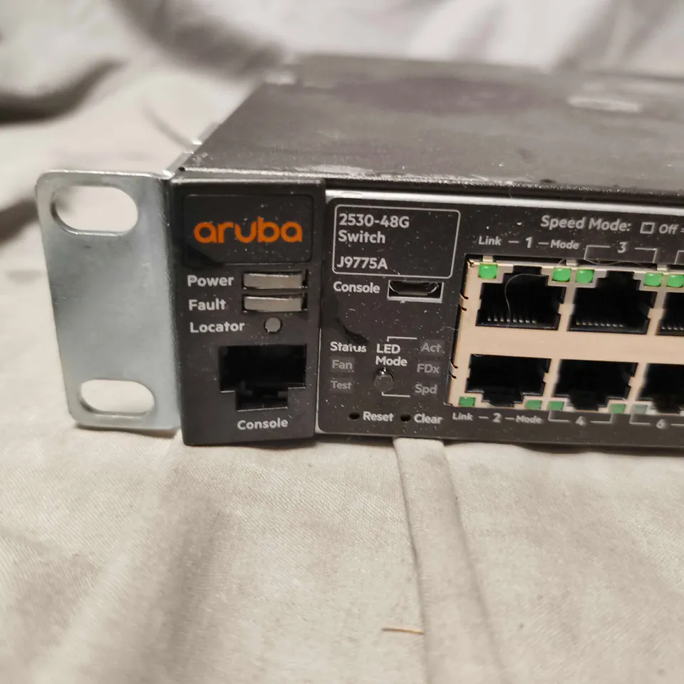 ARUBA 2530-48G SWITCH (J9775A)