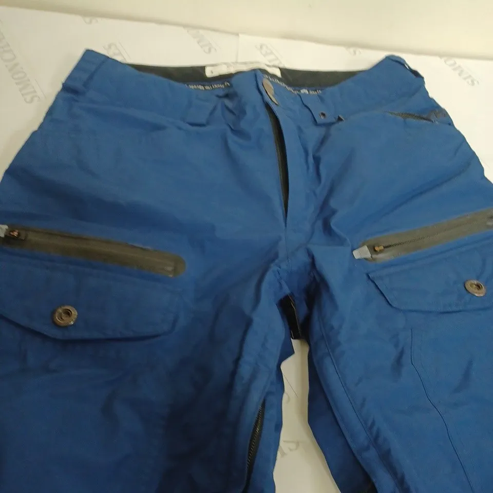ANALOG CLOTHING CO HEAVY CUTY CARGO PANTS GORE-TEX - SIZE MEDIUM
