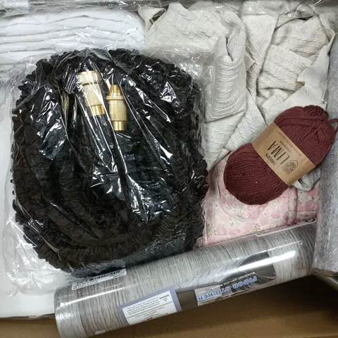 APPROXIMATELY 20 ASSORTED HOUSEHOLD PRODUCTS TO INCLUDE EXTENDEBALE HOSE PIPE, FLOOR STICKER, WOOL YARN, ETC - COLLECTION ONLY