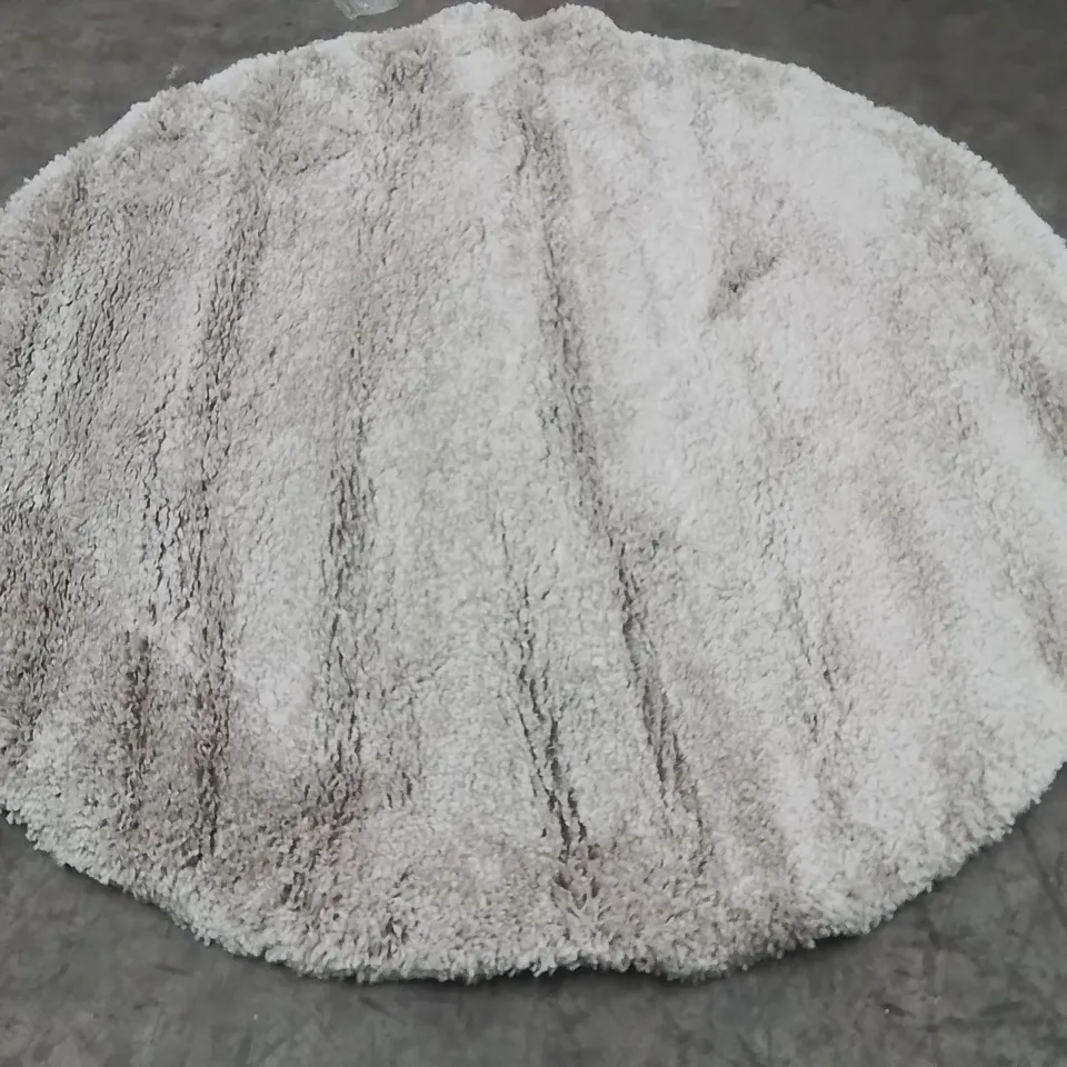 QUALITY DESIGNER AREA RUG - APPROXIMATELY 180X180CM