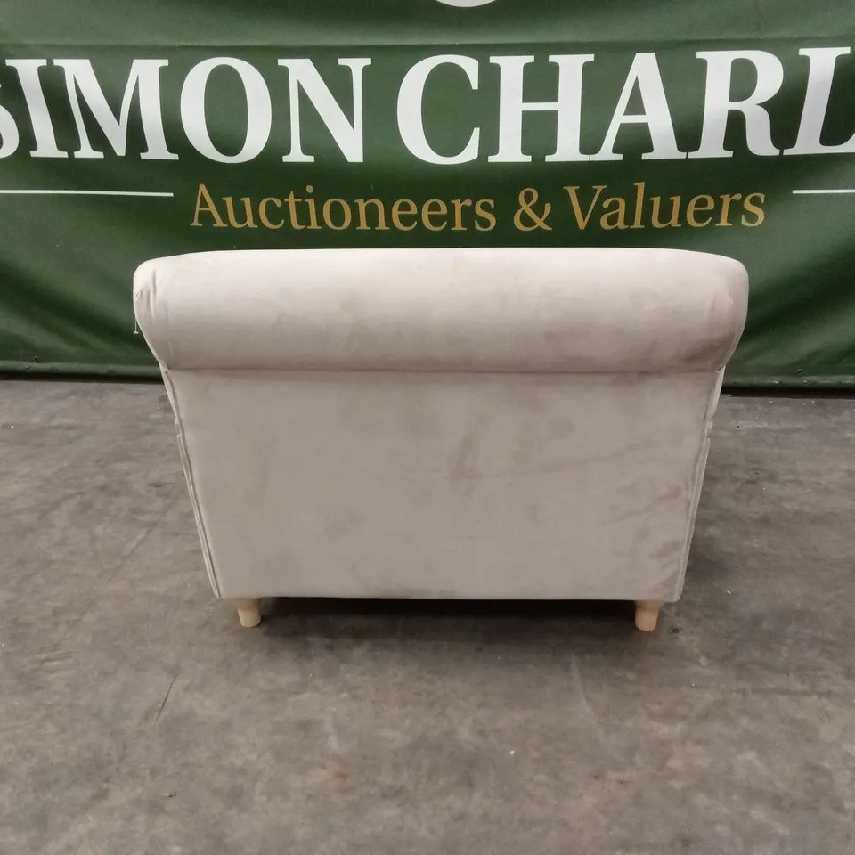 LPD HOME PLUMPTON CHAIR, BEIGE VELVET