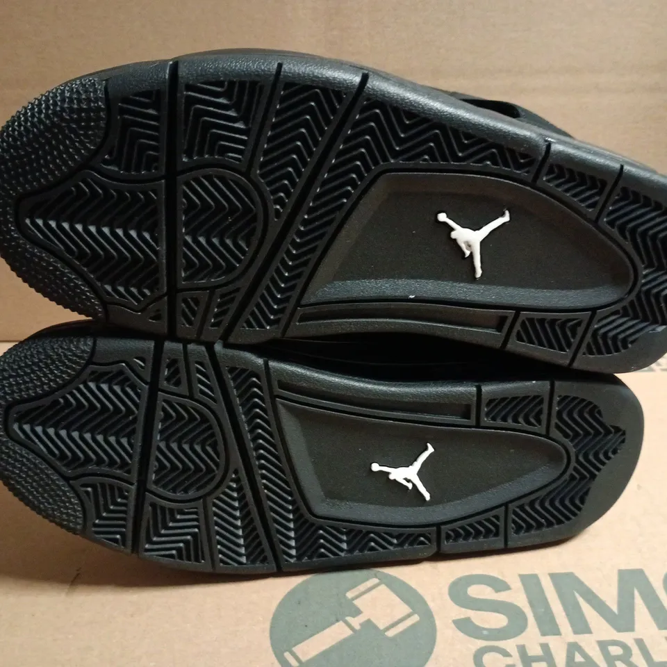 AIR JORDAN 4 RETRO OG GS – BLACK/BLACK-GRAPHITE, UK 4.5 YOUTH (US 5Y)