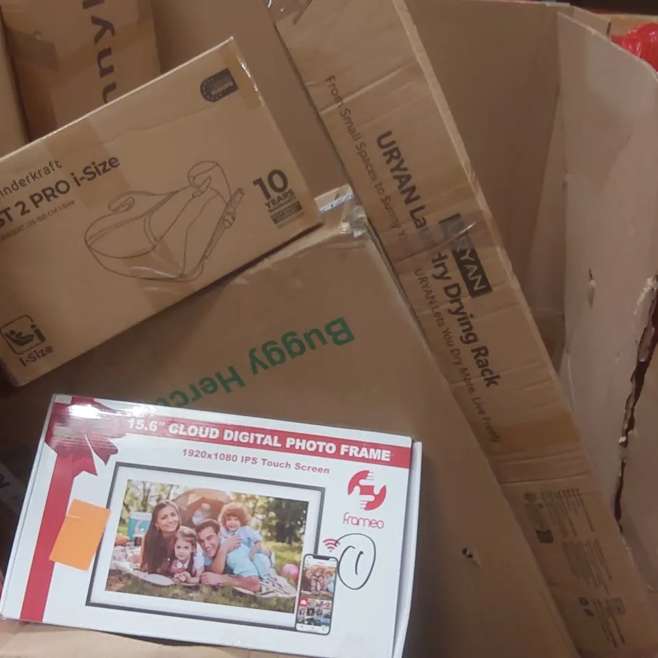 PALLET CONTAINING A VERY LARGE QUANTITY OF ASSORTED ITEMS INCLUDING: DIGITAL PHOTO FRAME, KINDERKRAFT CARSEAT, PRAM, LAUNDRY DRYING RACK ECT