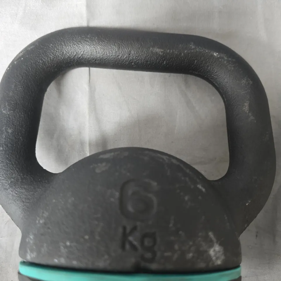 DOMYOS KETTLEBELL – BLACK WITH TEAL BAND - 6KG