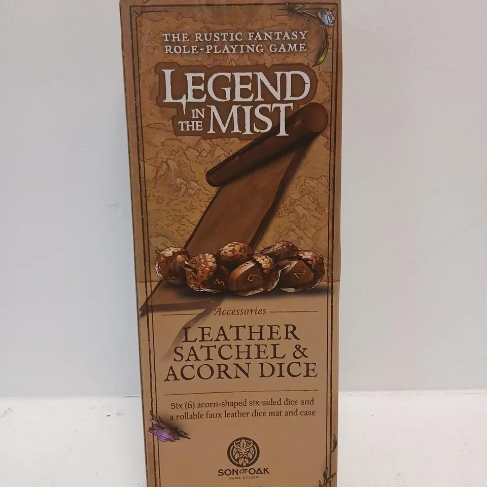 LEGEND IN THE MIST – LEATHER SATCHEL & ACORN DICE (RPG ACCESSORIES) – BOXED