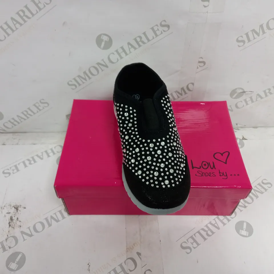 APPROXIMATELY 16 BOXED PAIRS OF LOU LOU SHOES BY SUMMER KIDS SLIP ON TRAINERS IN BLACK VARIOUS SIZE TO INCLUDE 27, 28, 32, 33 