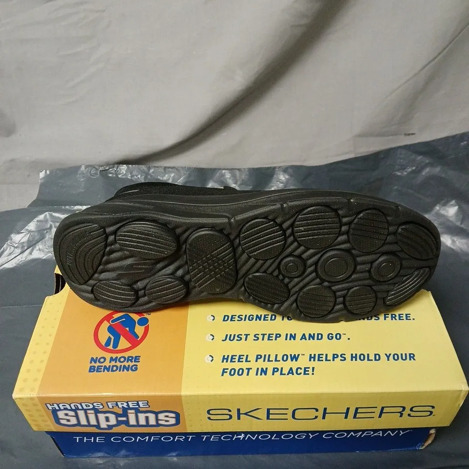 SKECHERS SLIP INS BLACK TRAINERS SIZE 4.5 BOXED